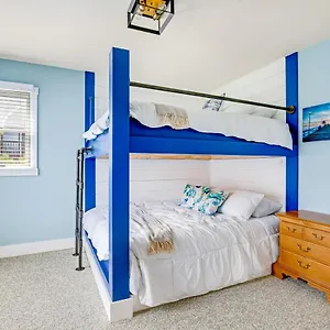  Holiday home Captain's